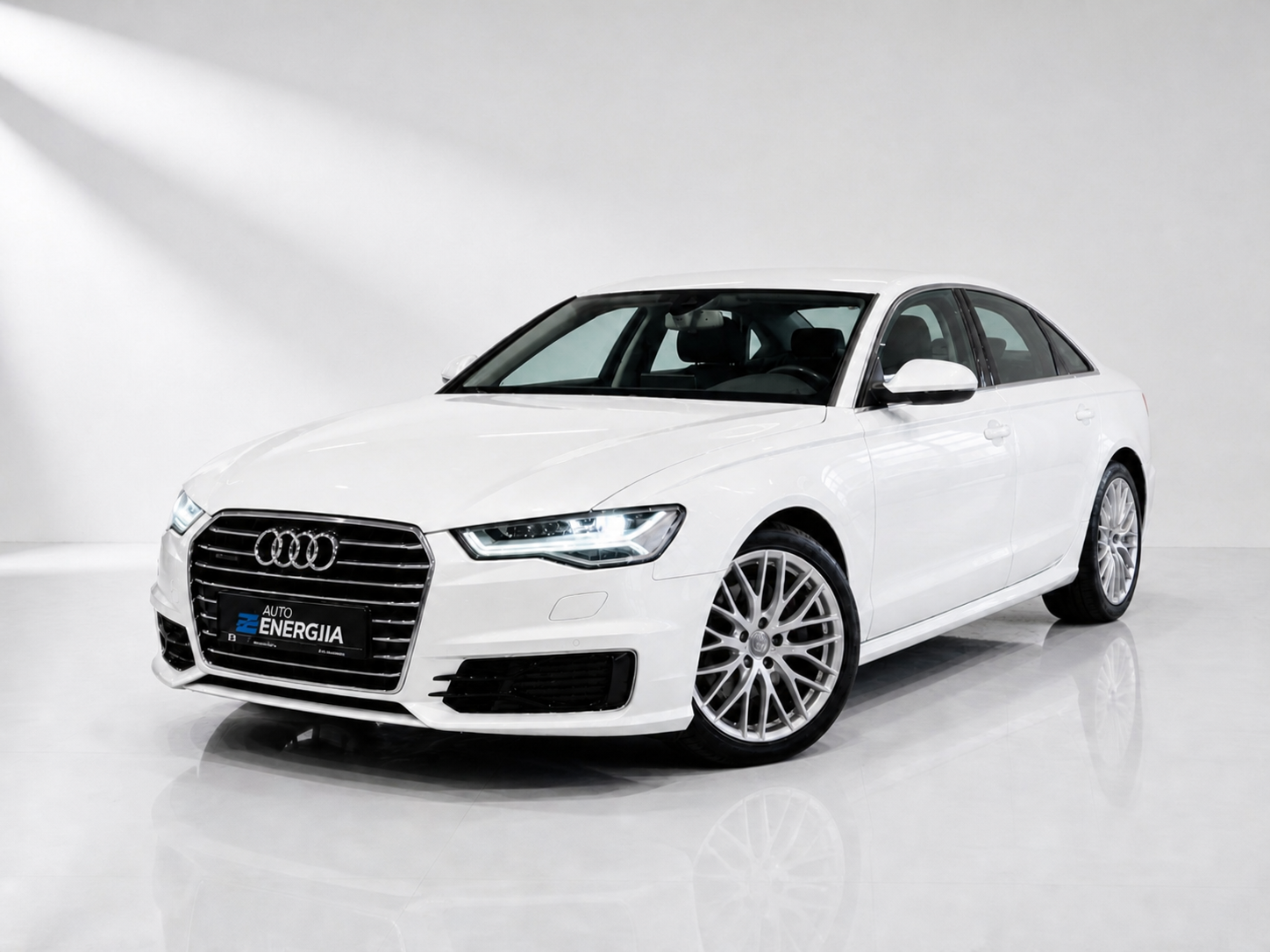 Audi A6 White Nr. ser: 3474