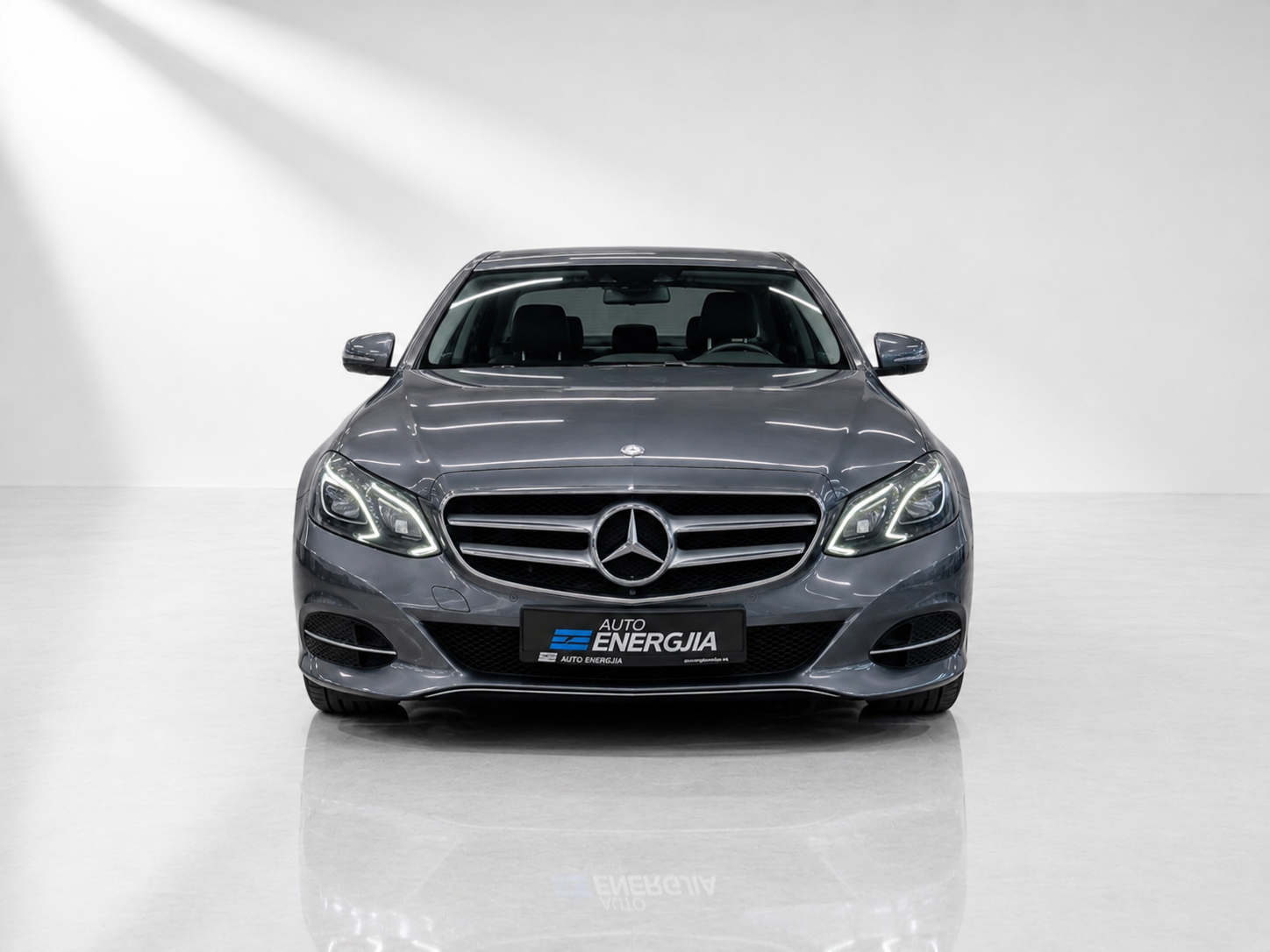 Mercedes-Benz E250 BlueTEC 4MATIC - Grey